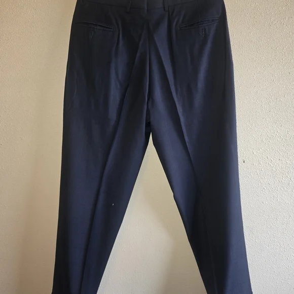 JoS A Bank Men's Dark Blue Suit
